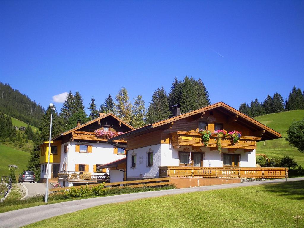 Haus Steinkarblick Und Berghaeusl Hotel Berwang Buitenkant foto